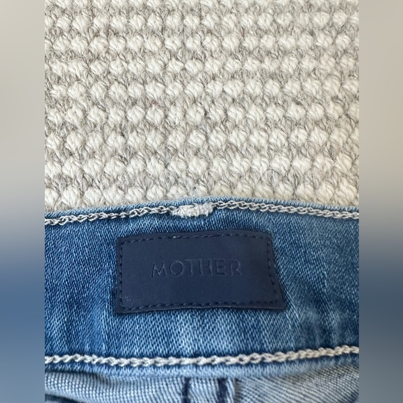 Woman’s Mother Jeans - Picture 2 of 5